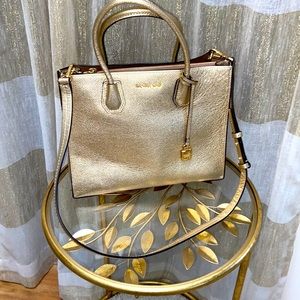 BRAND NEW NWOT Michael Kors Gold leather shoulder bag